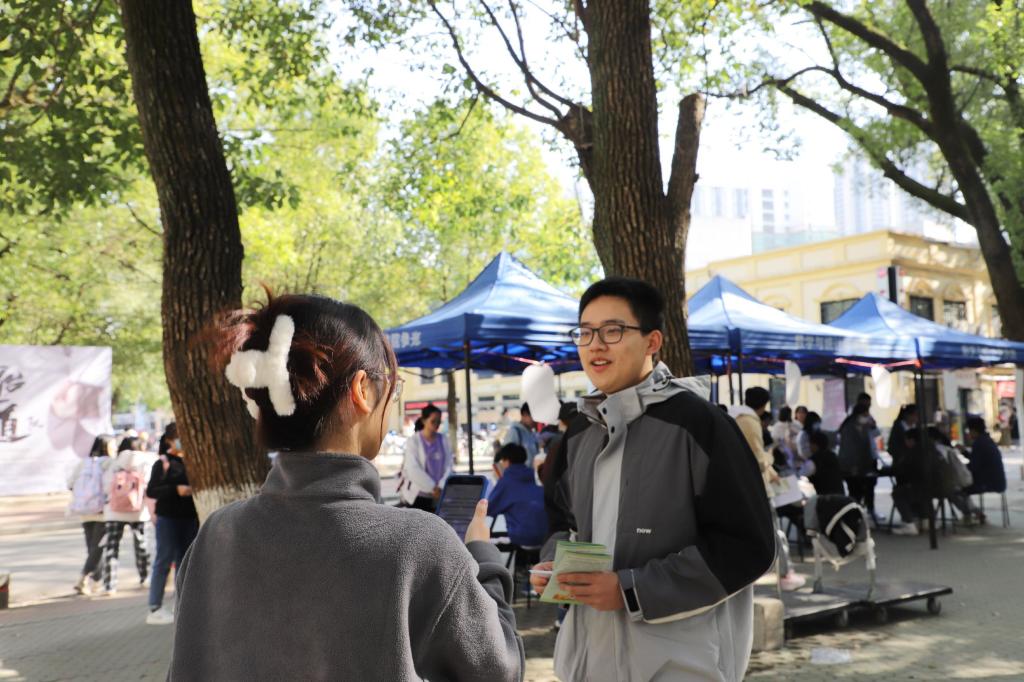 活动结束后的采访环节